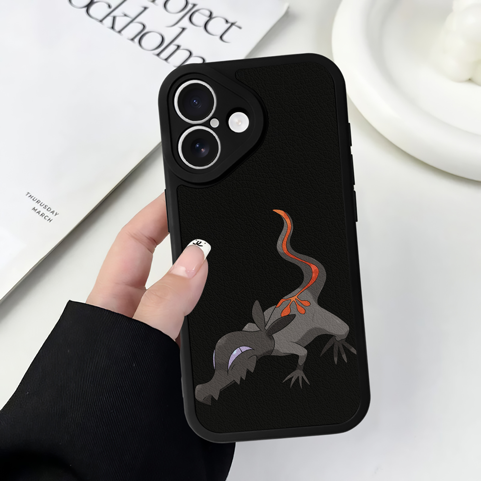 （画像用） ポケットモンスター Pokémon 【iPhone 16シリーズ対応】シリコンスマホケース（レザー調） 材質：シリコン